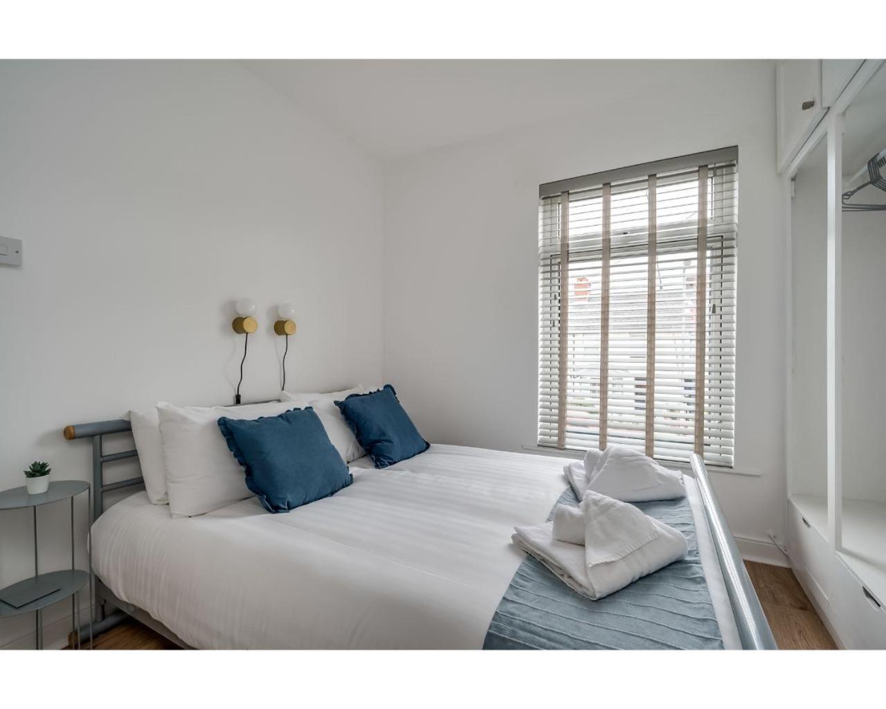 Central Belfast Apartments Belfast Work-Rest-Play R&R Pokoj fotografie